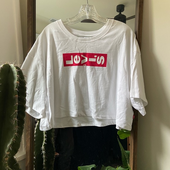 Levi’s crop logo t shirt LARGE - Picture 4 of 4